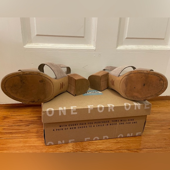 TOMS Sandals - Picture 4 of 6